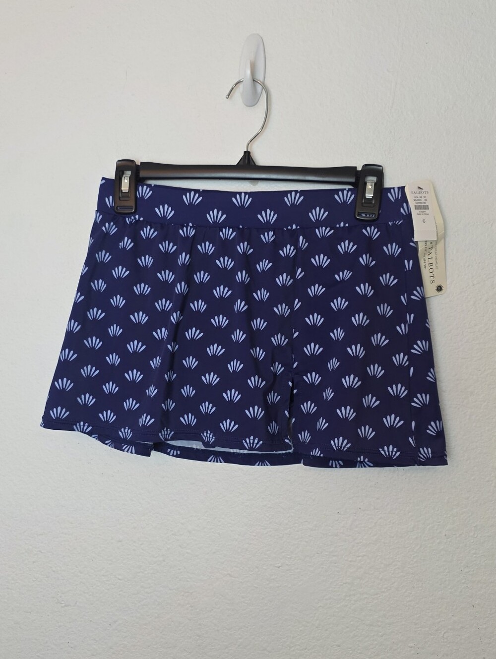 🚨NEW MIRACLESUIT X TALBOTS Blue Print Vented Swim Skirt Size 6